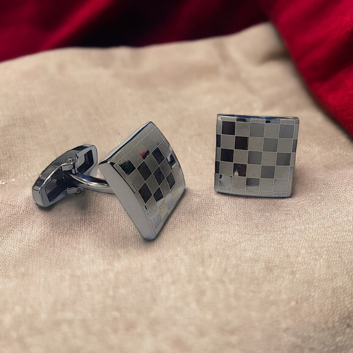 Metallic Cufflink with checks